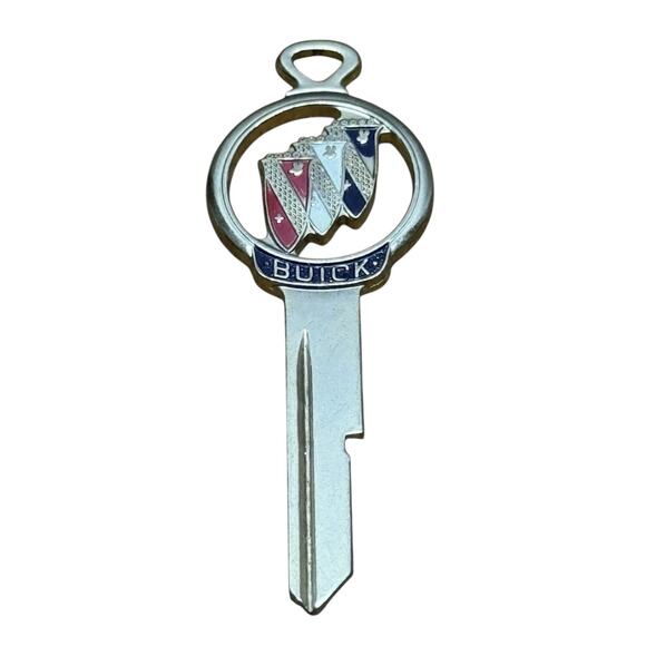 Buick Triple Shield Logo Gold Tone Vintage Key Blank Automobilia Keychain - Picture 1 of 6